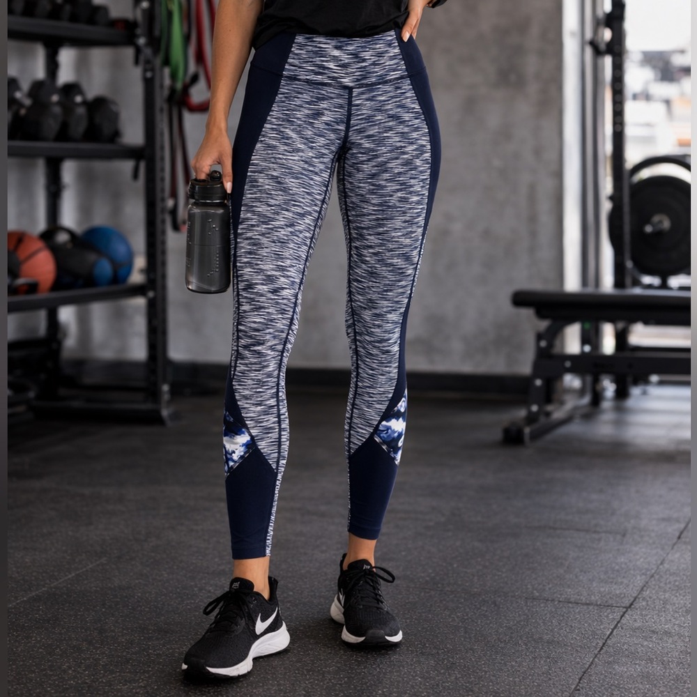 Calvin Klein Performance Quick Dry Blue and White Activewear Leggings Medium
